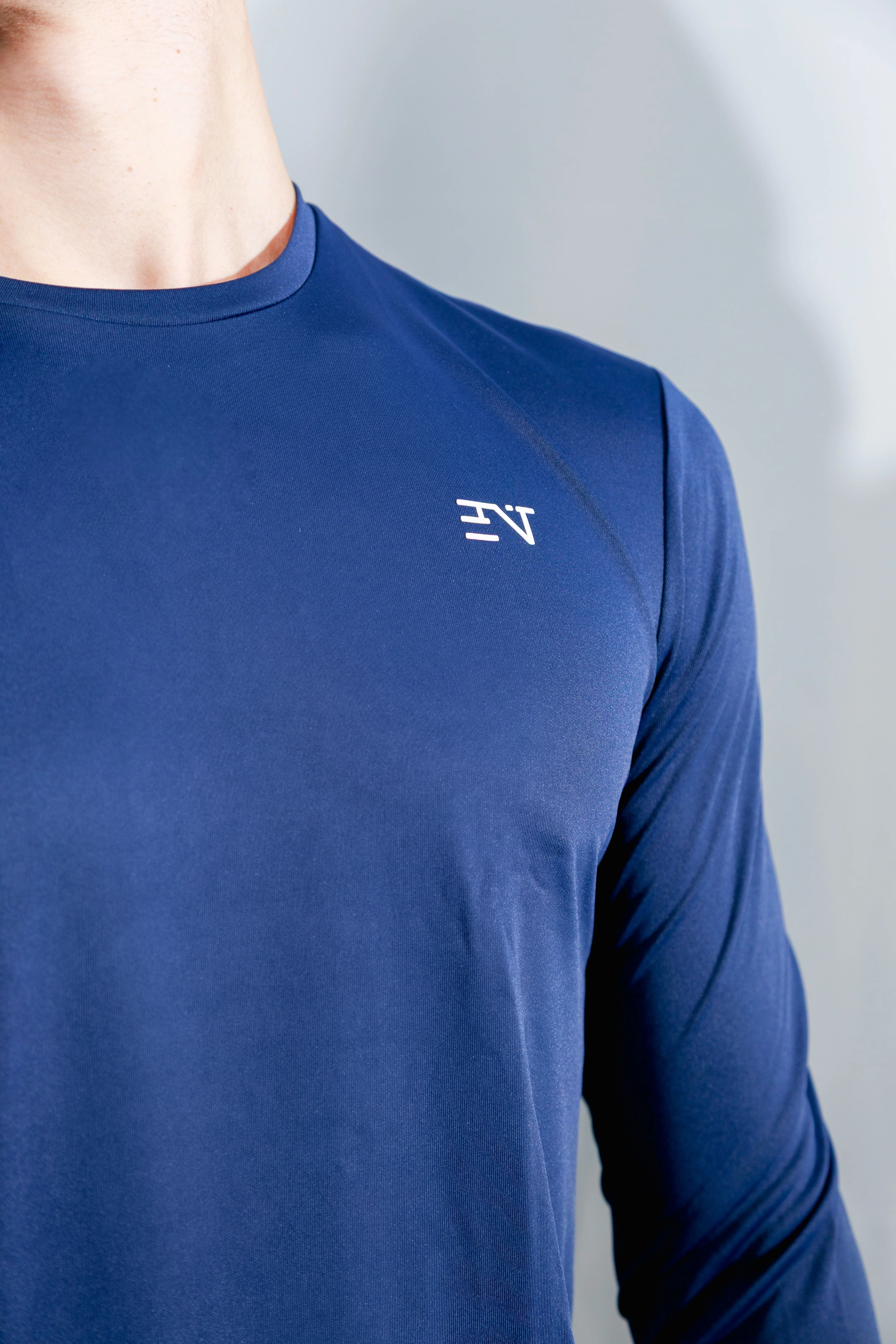 NAVY LONG SLEEVE COMPRESSIVE TEE - Image 4