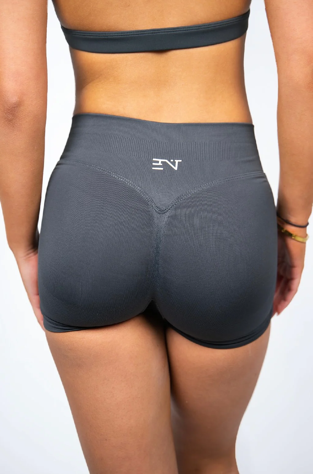 STEEL SCULPT SCRUNCH SHORTS - Image 4
