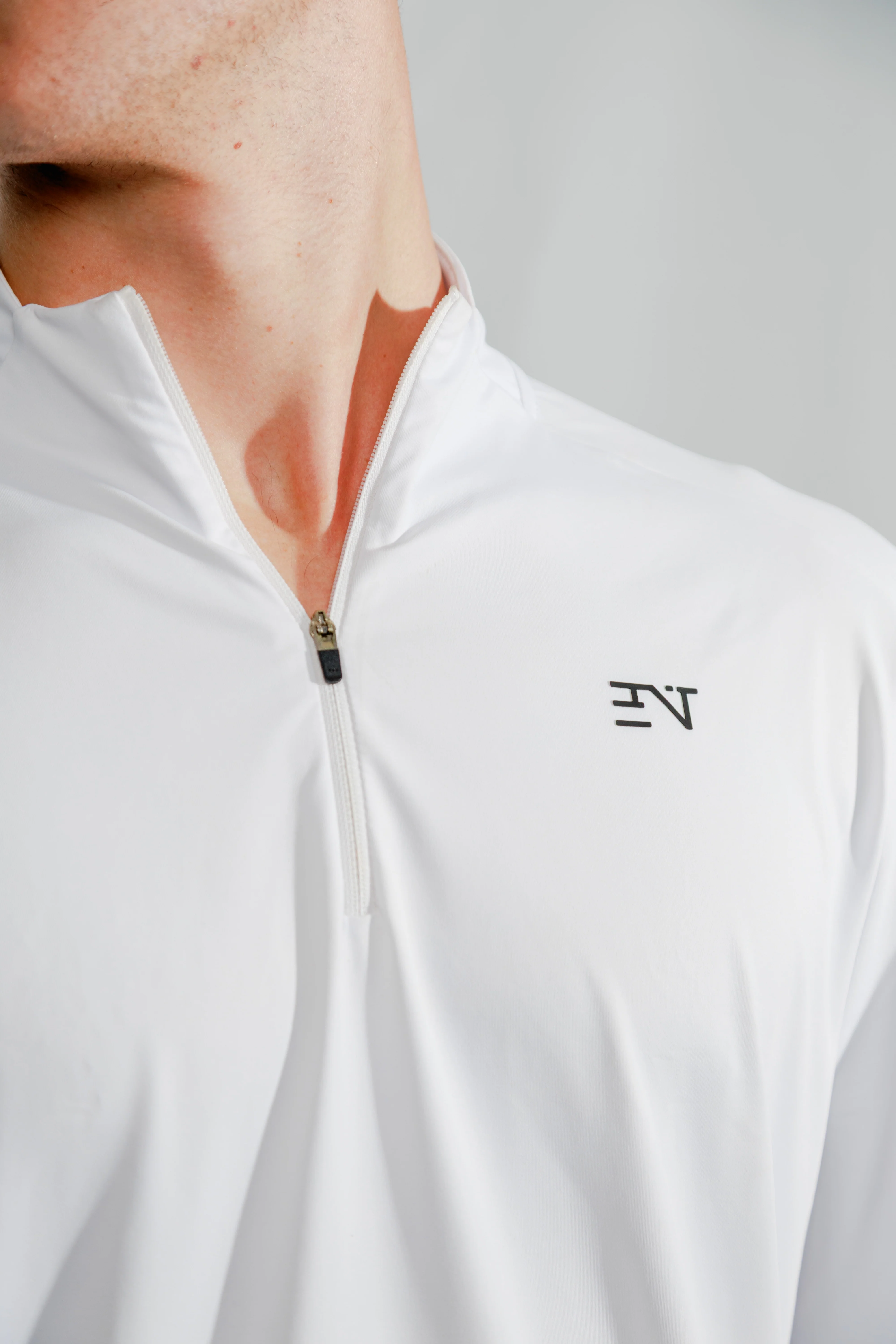 WHITE ELITE QTR ZIP - Image 3